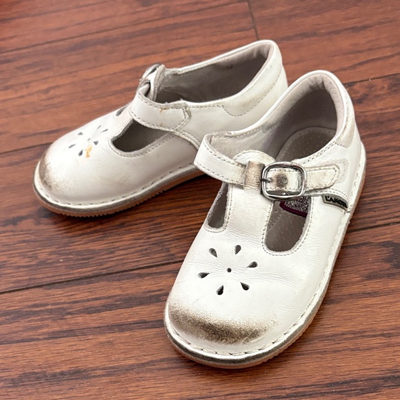 L'Amour White Kids Dress Shoes with Buckle - Picture 2 of 4